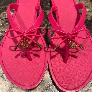 TB plastic pink sandals, never worn sz 9